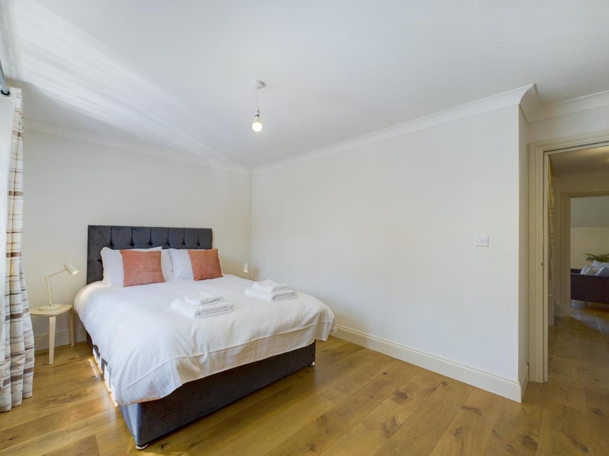 Duplex Redhill Town Centre Apt By Livingo Stays Exterior photo