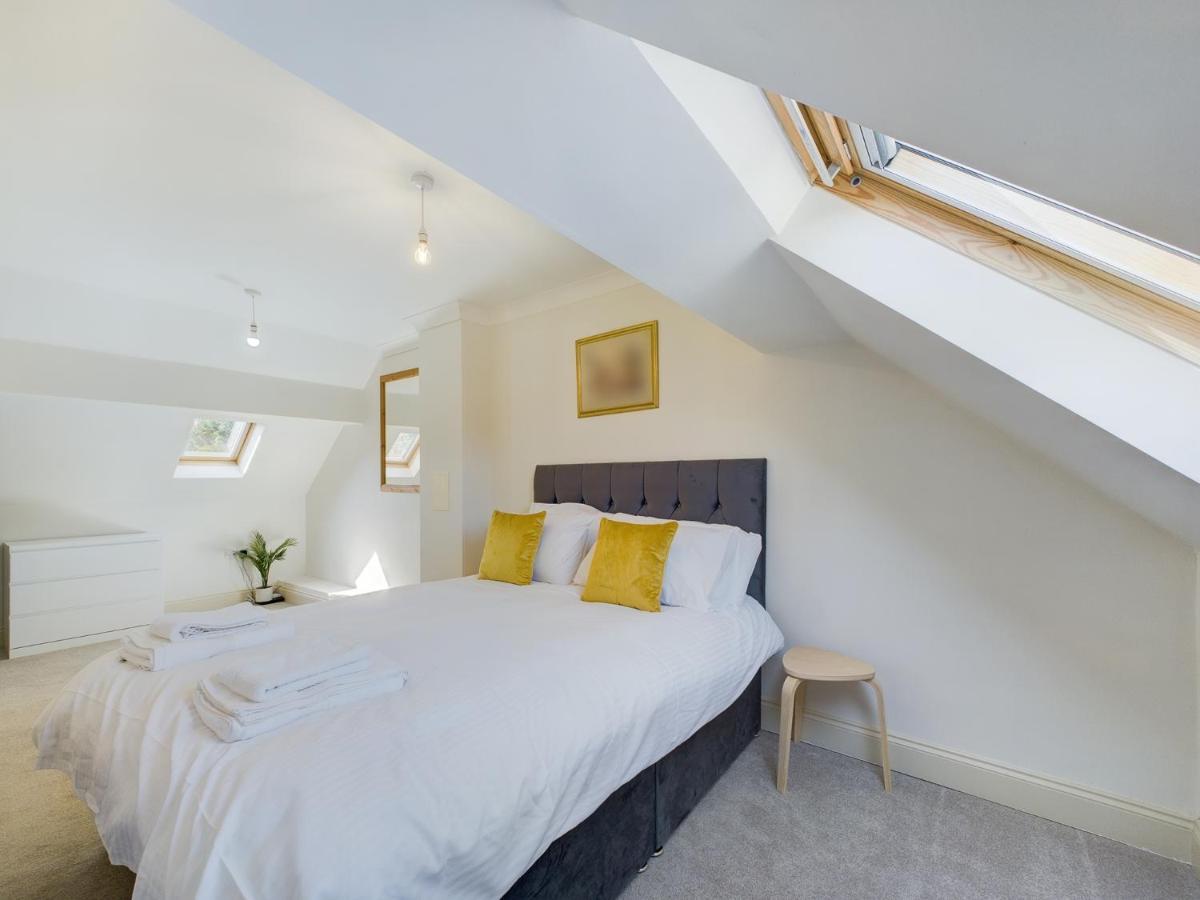 Duplex Redhill Town Centre Apt By Livingo Stays Exterior photo